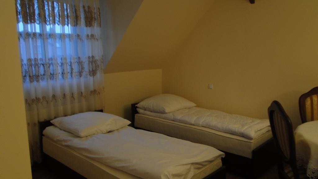 Pokoje Goscinne W Ratuszu Ogrodzieniec Cameră foto