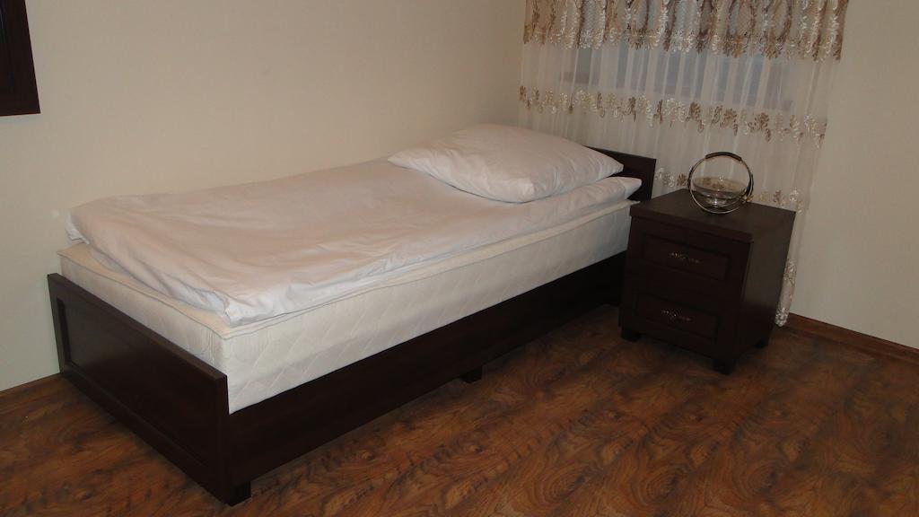 Pokoje Goscinne W Ratuszu Ogrodzieniec Cameră foto